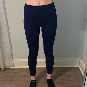 Lululemon Navy Leggings Size 8 Mesh